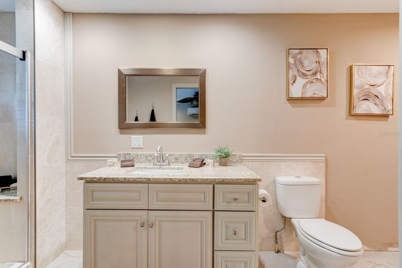 Photo 16 of 20: Master Bath