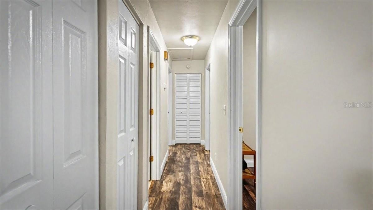 Photo 16 of 20: Hallway