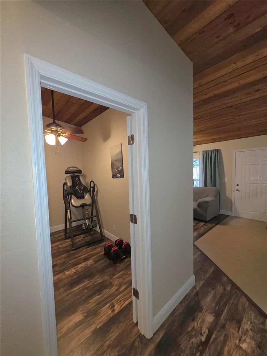 Photo 17 of 20