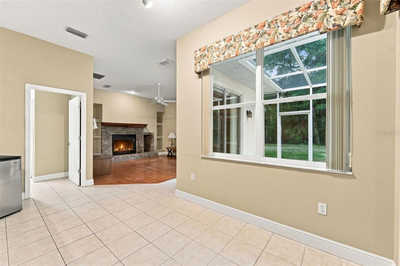 Photo 19 of 20: BREAKFAST NOOK