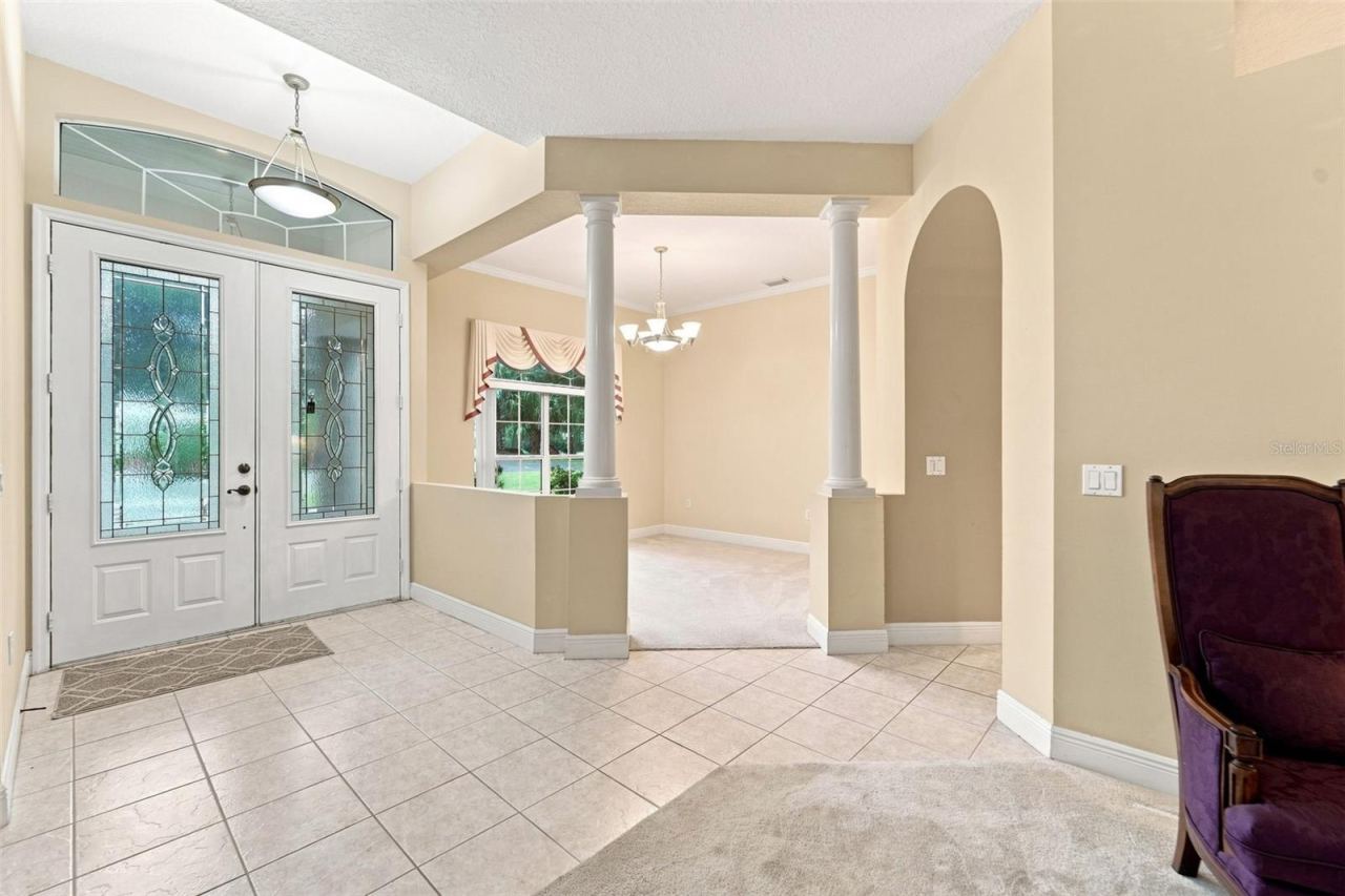 Photo 6 of 20: ENTRANCE/FOYER