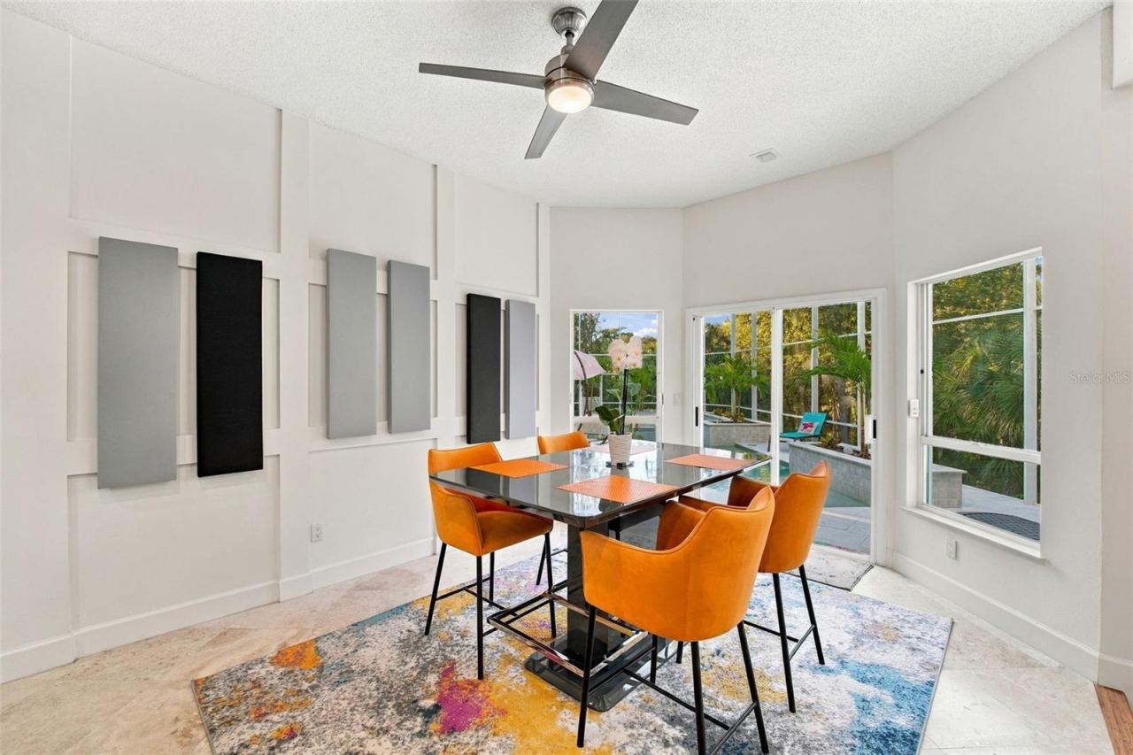 Photo 12 of 20: BREAKFAST NOOK