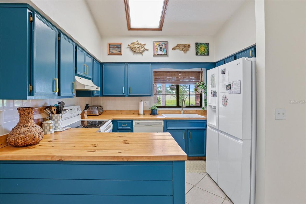 Photo 7 of 20: Updated Kitchen