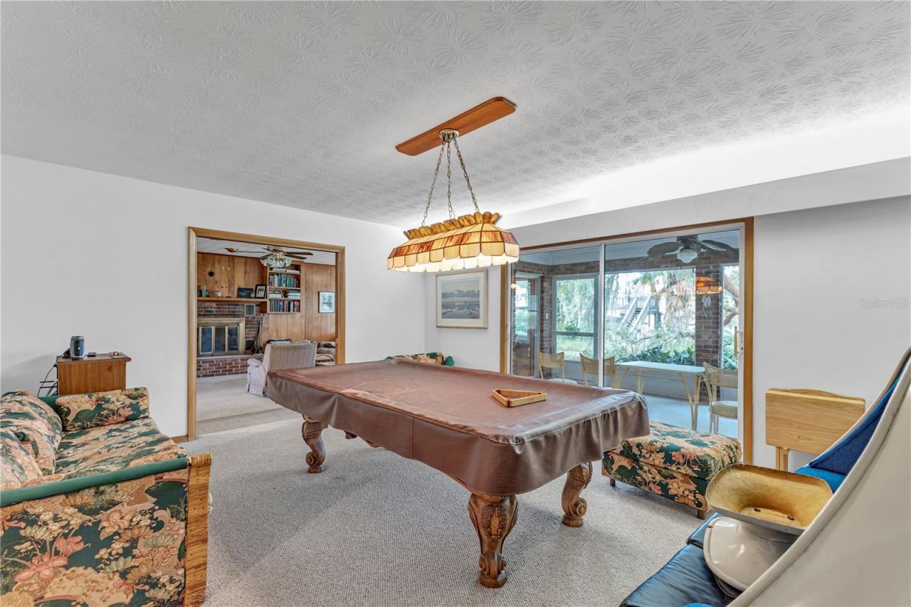 Photo 20 of 20: Family Room