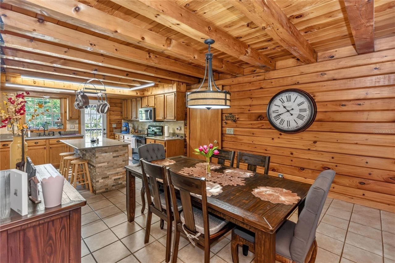 Photo 7 of 20: Dining and Kitchen View