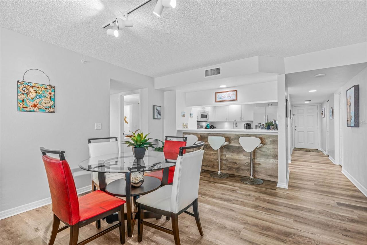Photo 9 of 20: Dining to Breakfast Bar