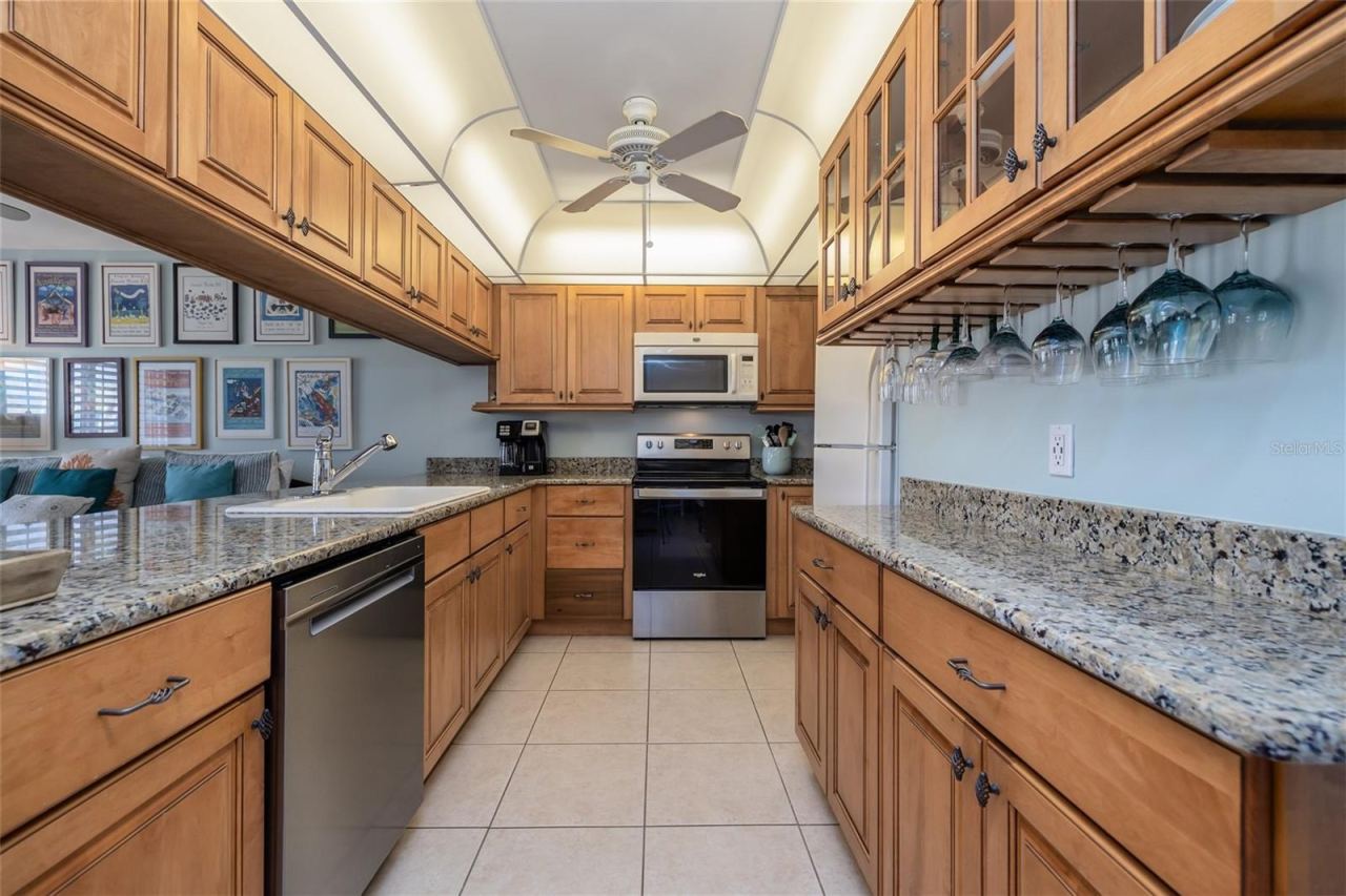 Photo 13 of 20: Updated Kitchen