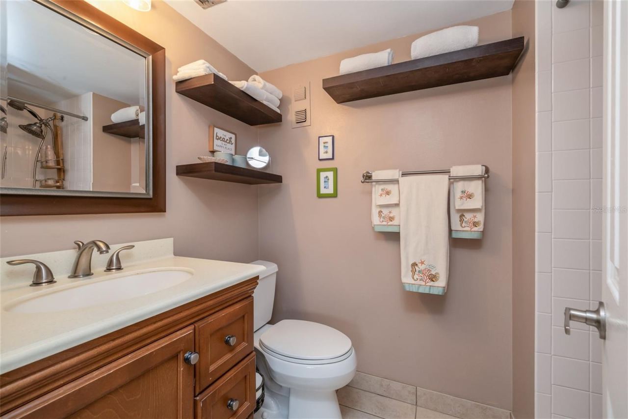 Photo 18 of 20: Primary Bathroom