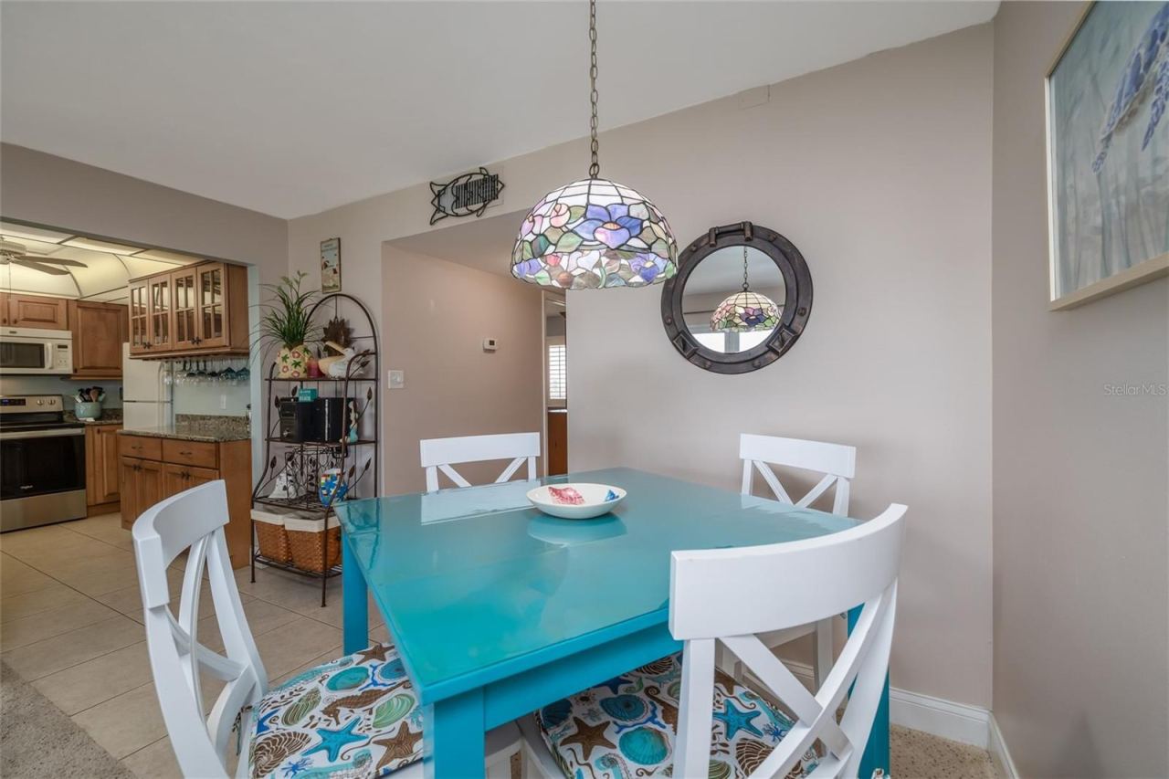 Photo 15 of 20: Dining Room