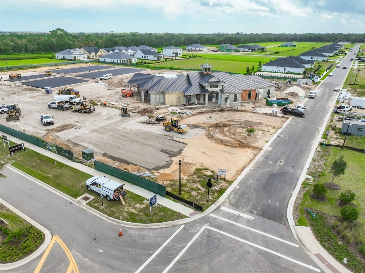 Photo 19 of 20: Clubhouse