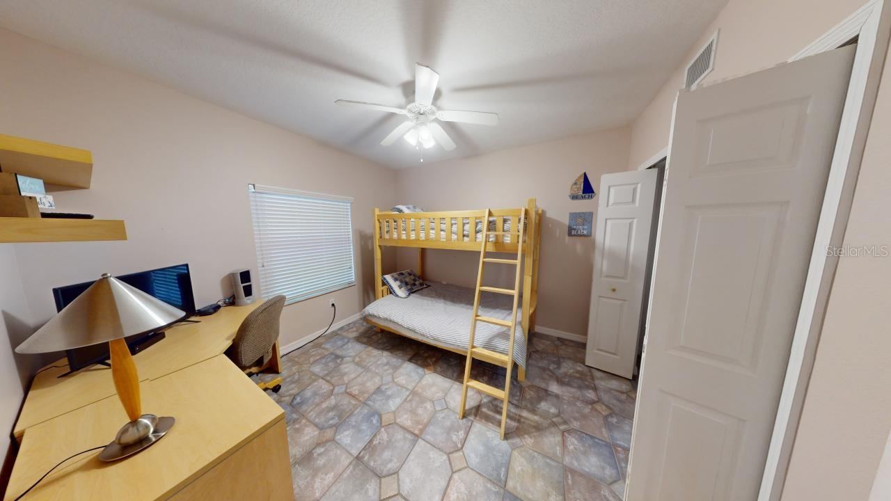 Photo 13 of 20