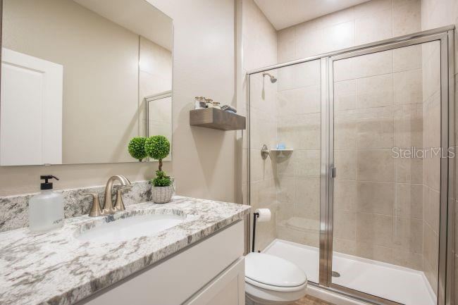 Photo 19 of 20: Model home - actual features may vary.