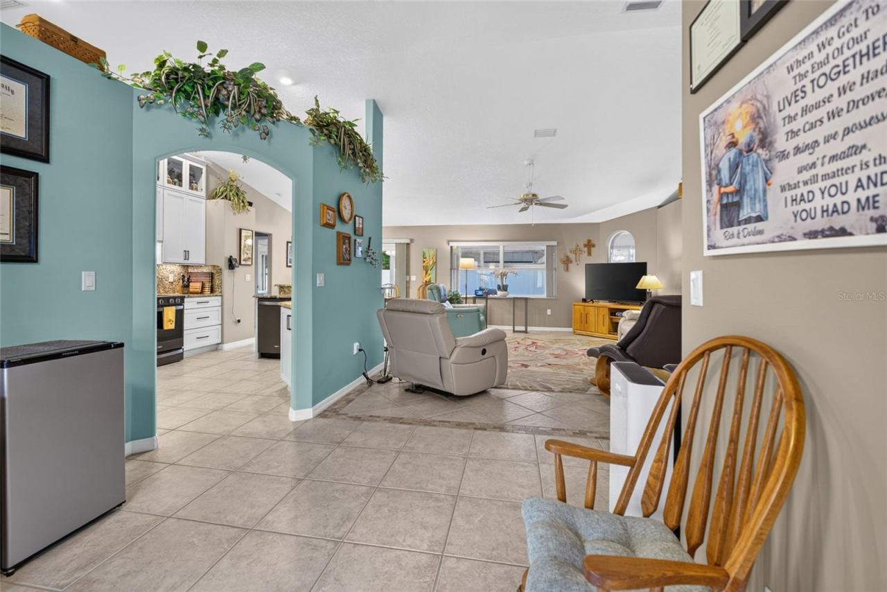 Photo 16 of 20: Large tile flooring