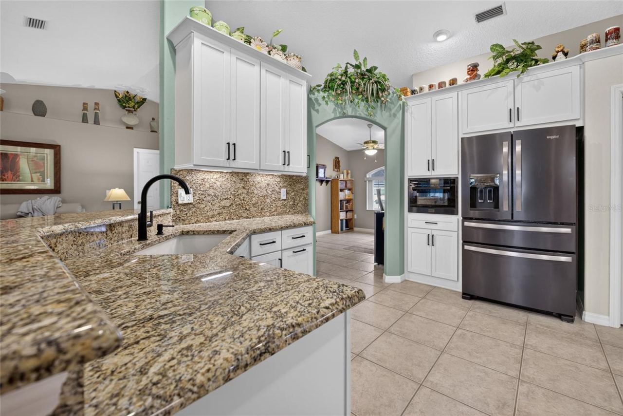 Photo 4 of 20: Kitchen