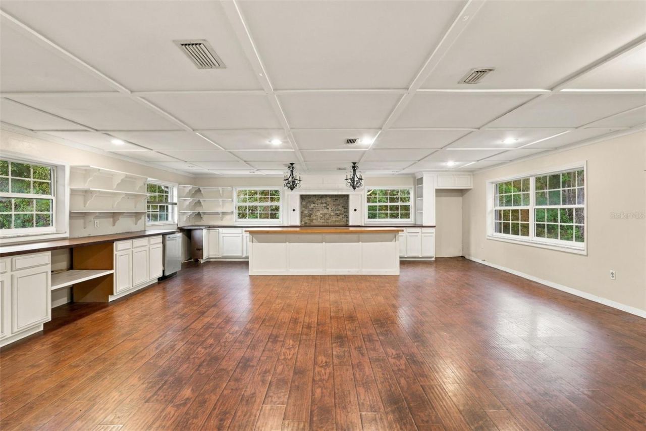 Photo 12 of 20: Kitchen and Dinning
