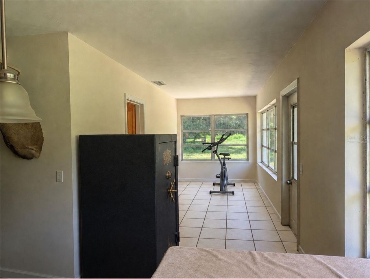 Photo 5 of 14: Hallway - Virtually Staged