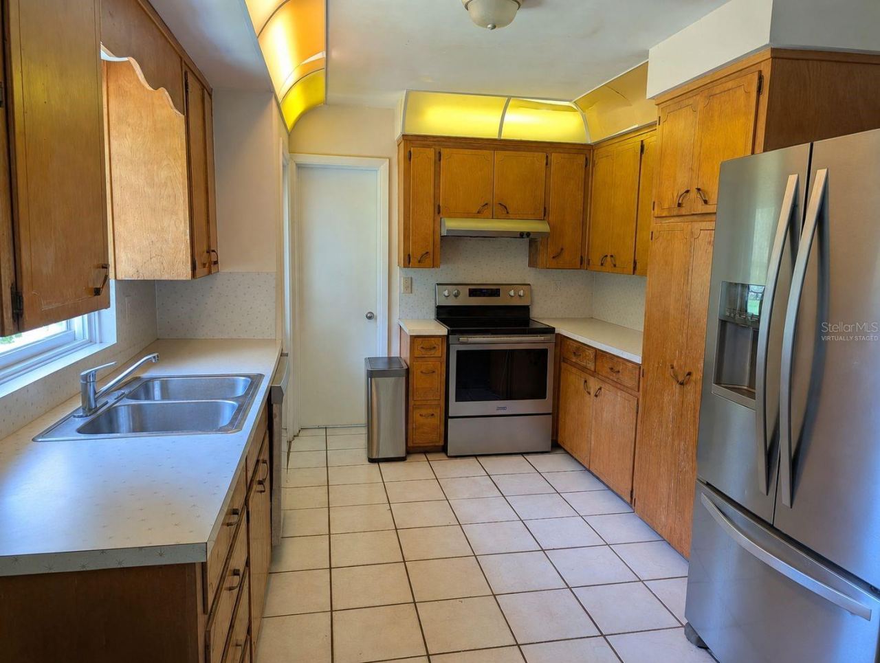 Photo 6 of 14: Kitchen - Virtually Staged