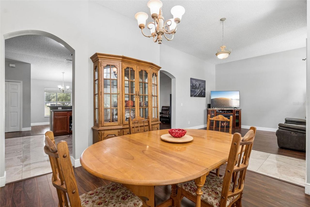 Photo 8 of 20: Formal dining space