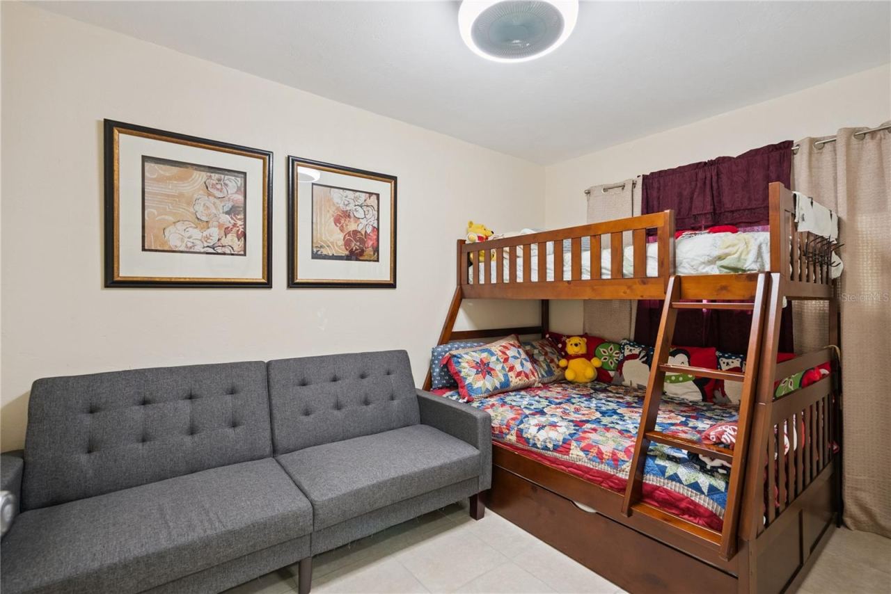 Photo 20 of 20: Guess bedroom 2Big enogh for a bed and sofa!