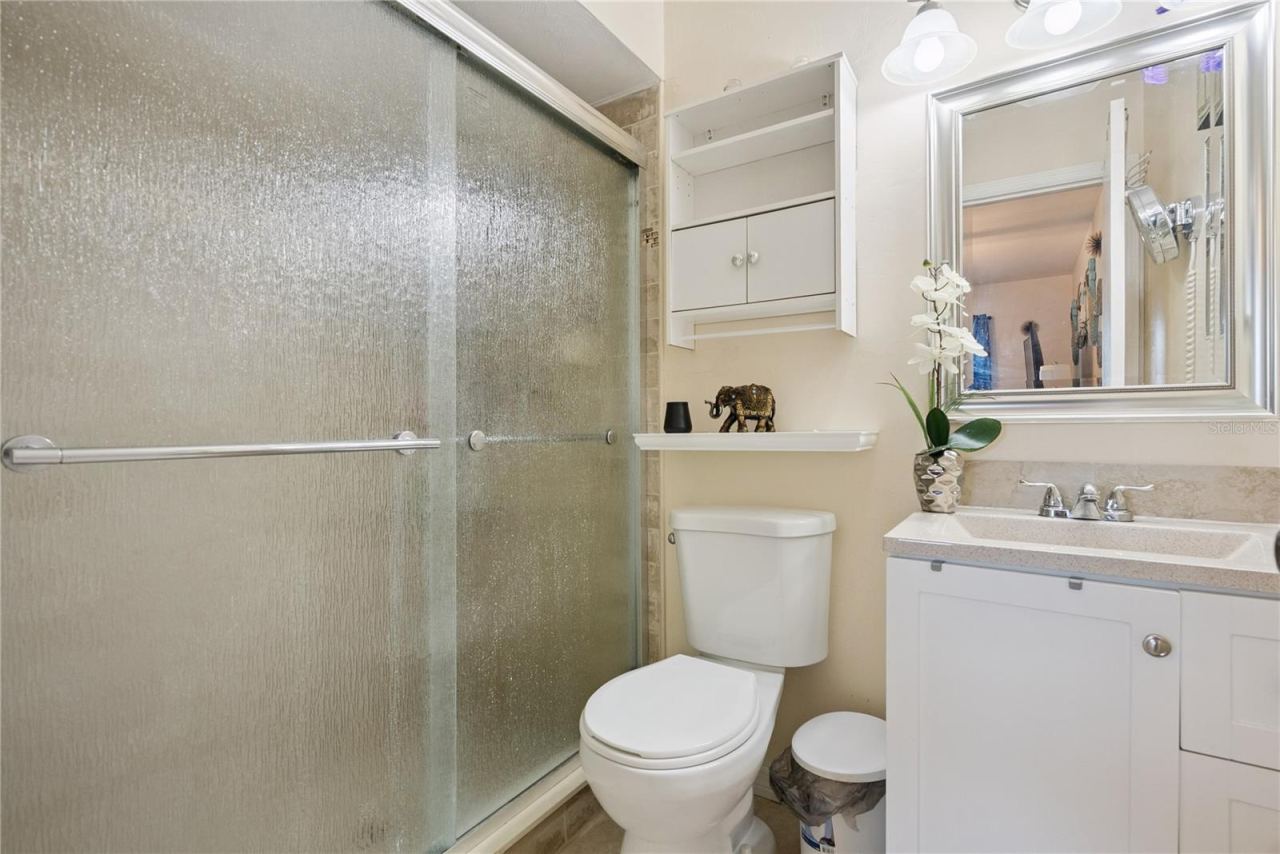Photo 18 of 20: Updated bathroom