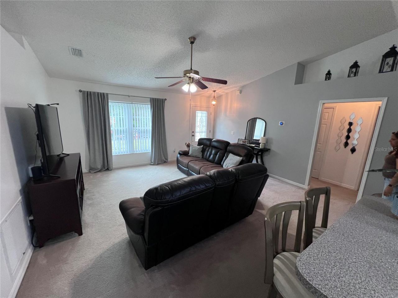 Photo 3 of 20
