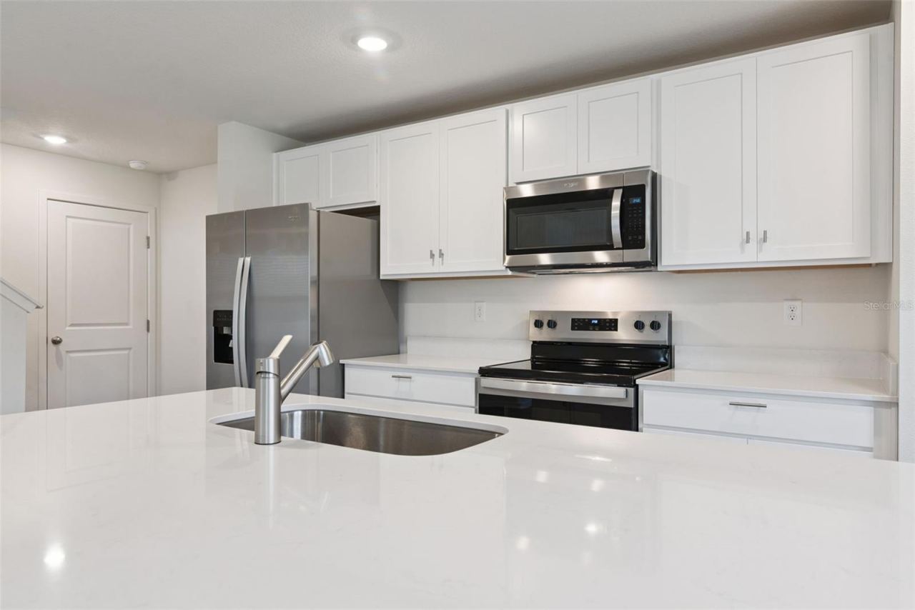 Photo 10 of 20: Quartz counter tops.