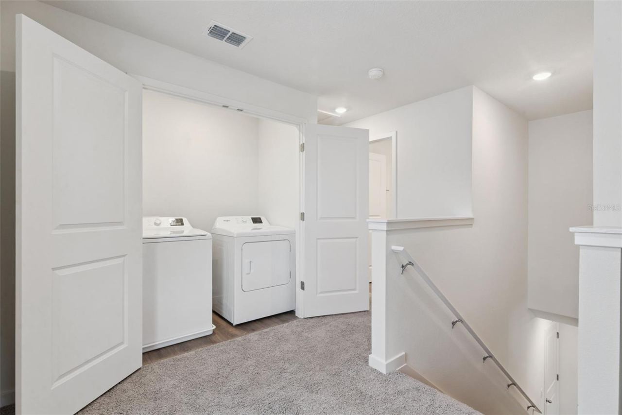 Photo 18 of 20: Upstairs Laundry Room