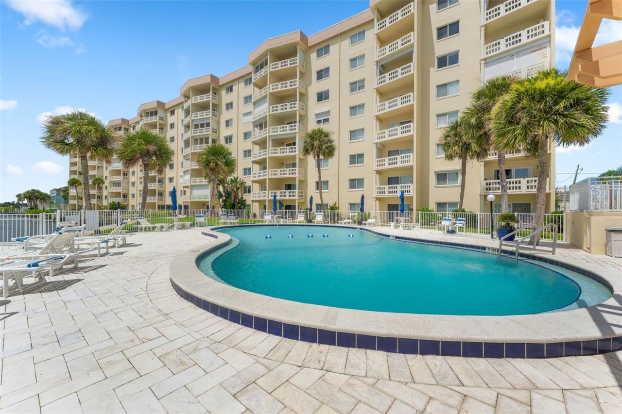 Photo 2 of 20: Riverfront heated pool
