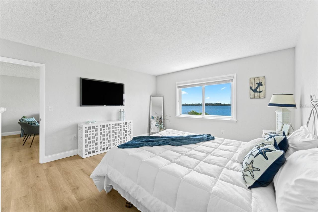 Photo 15 of 20: Primary bedroom... what a view.