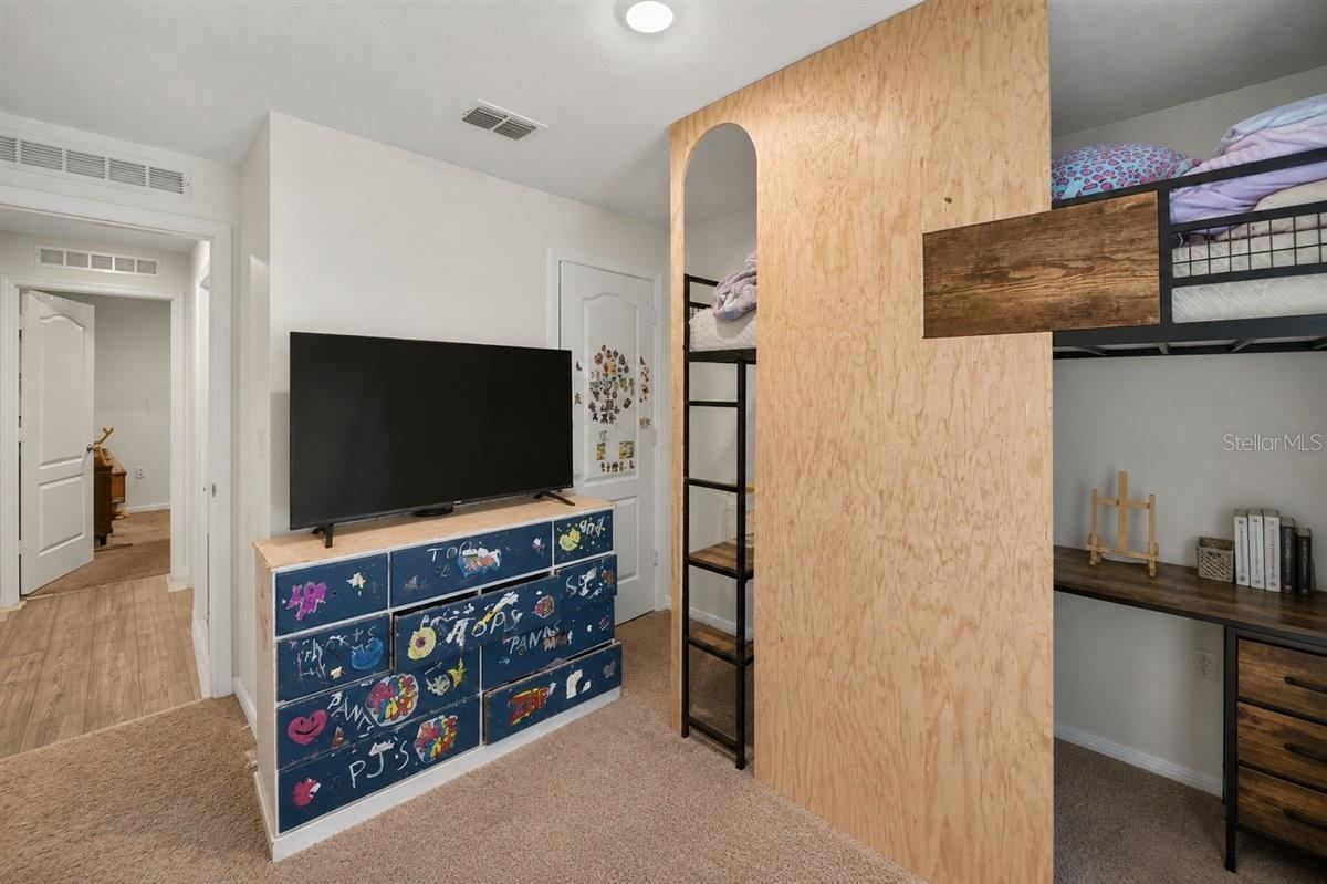 Photo 10 of 20