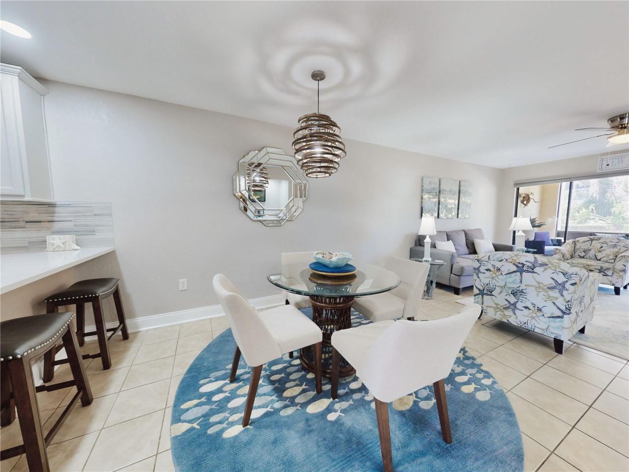 Photo 11 of 20: Dining Room