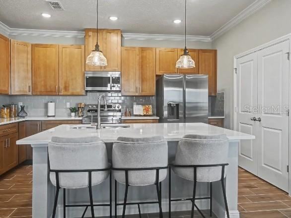 Photo 5 of 20: Model home - actual features may vary.