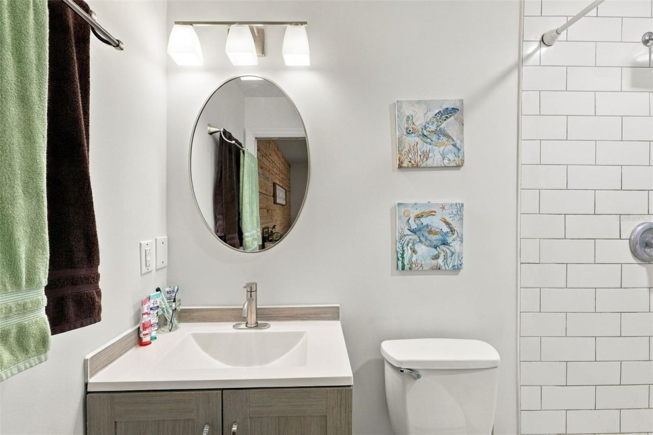 Photo 16 of 20: Primary Bathroom