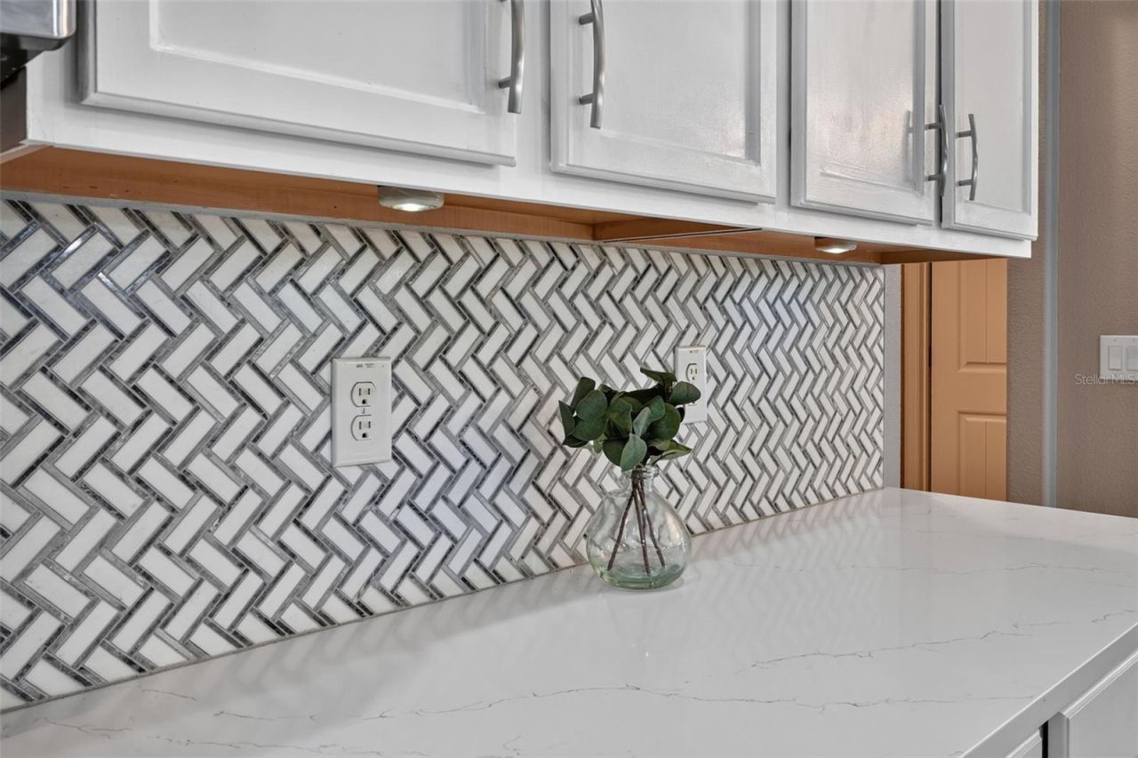 Photo 11 of 20: Custom tile backsplash.