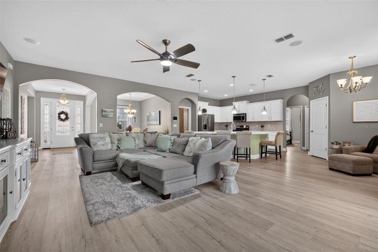 Photo 3 of 20: View of the open floorpan home, look at how much space!!