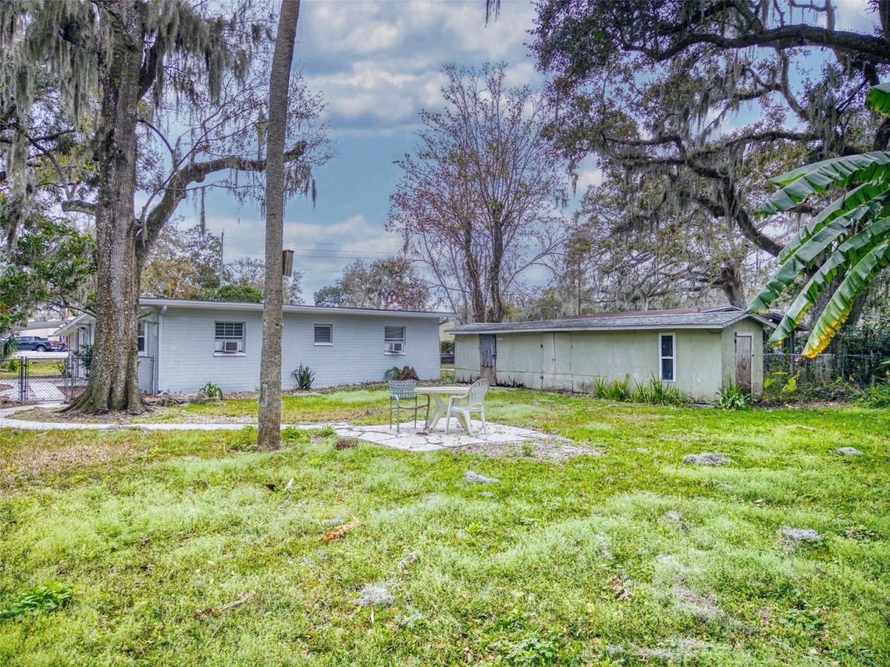 Photo 8 of 20: Side Yard