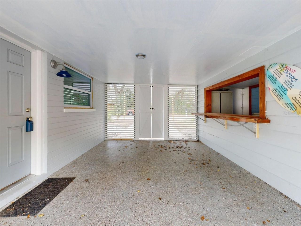Photo 15 of 20: Carport Entrance