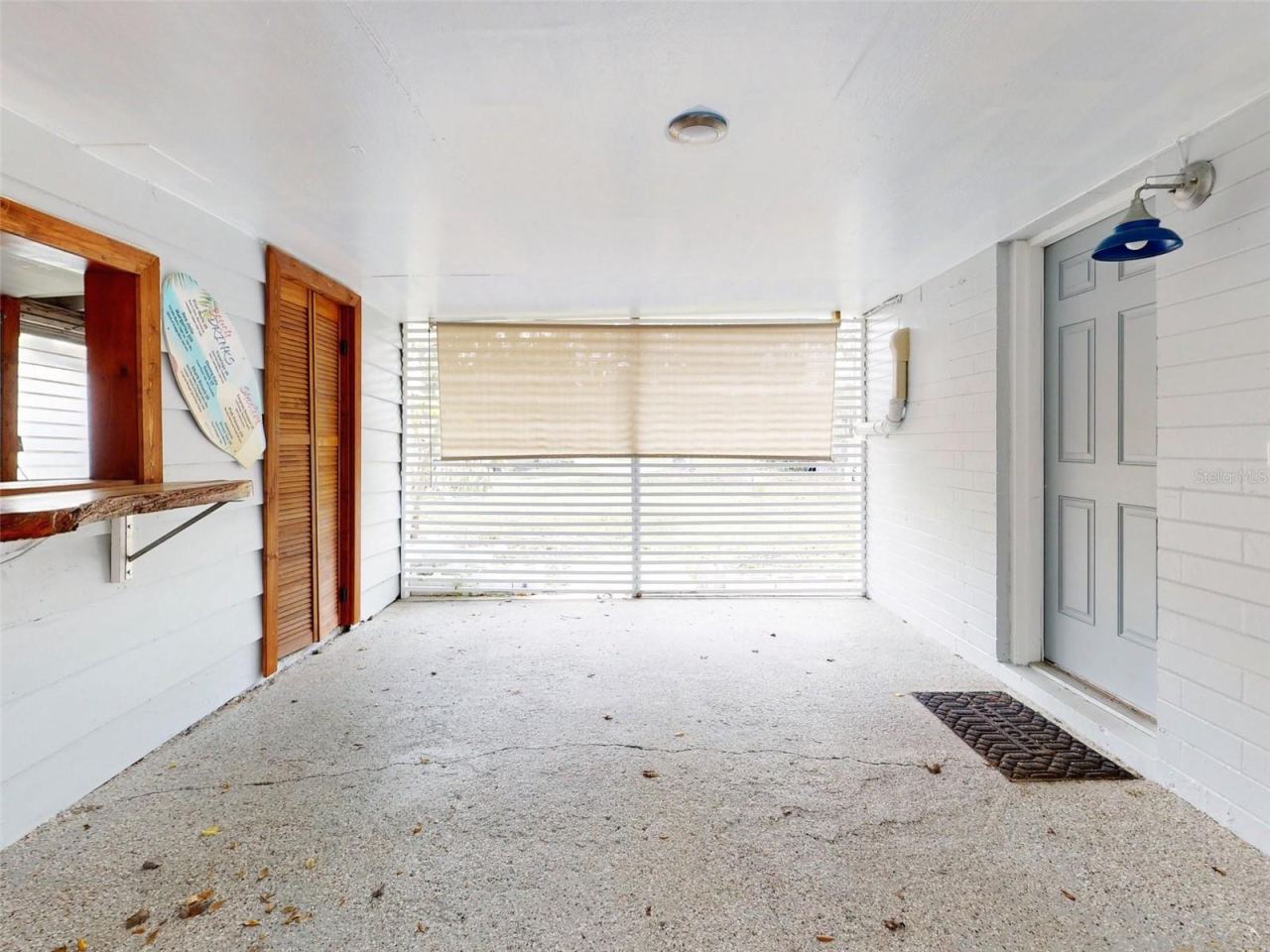 Photo 17 of 20: Carport