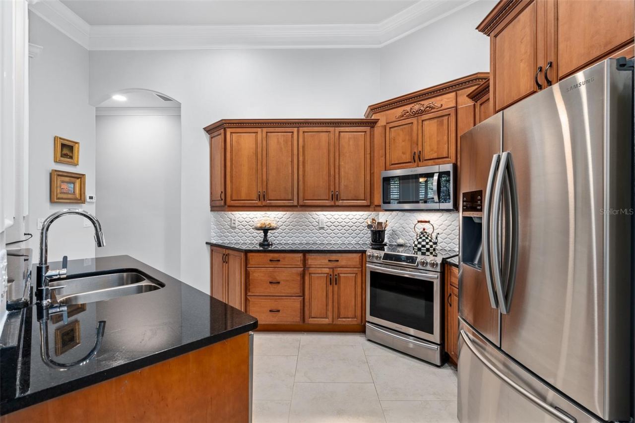 Photo 17 of 20: Kitchen