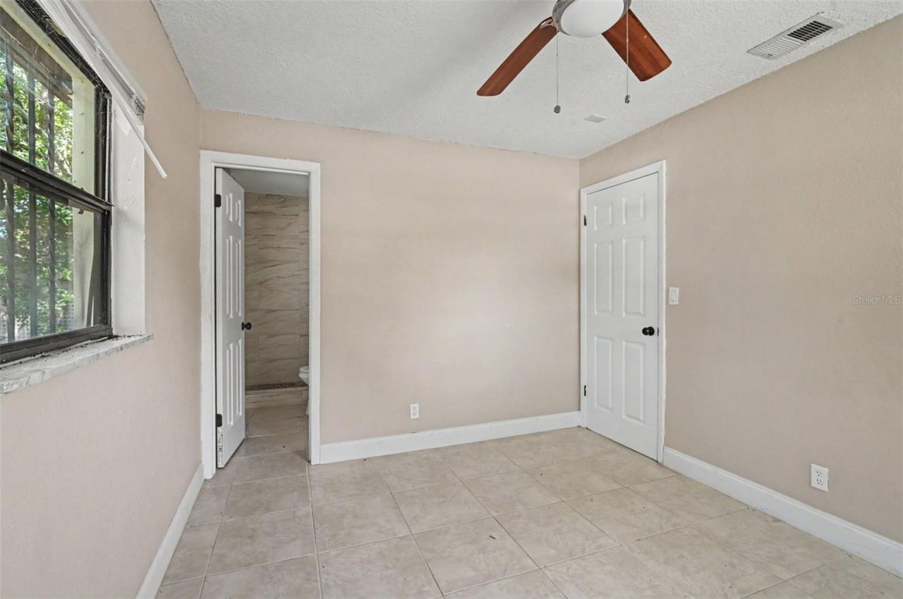 Photo 19 of 20