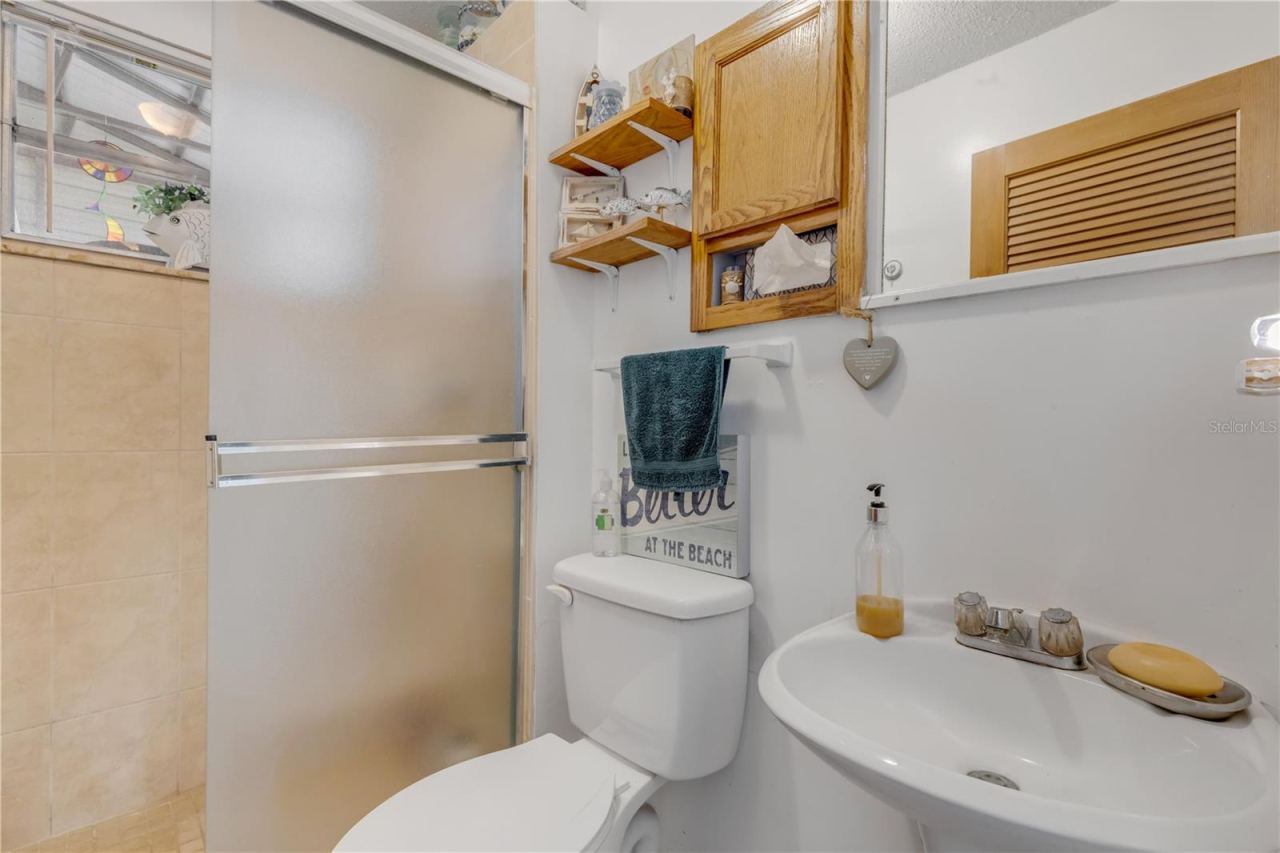 Photo 17 of 20: Master Bath