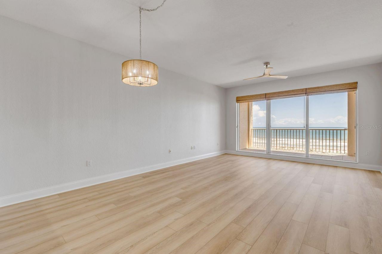 Photo 7 of 20: Great room