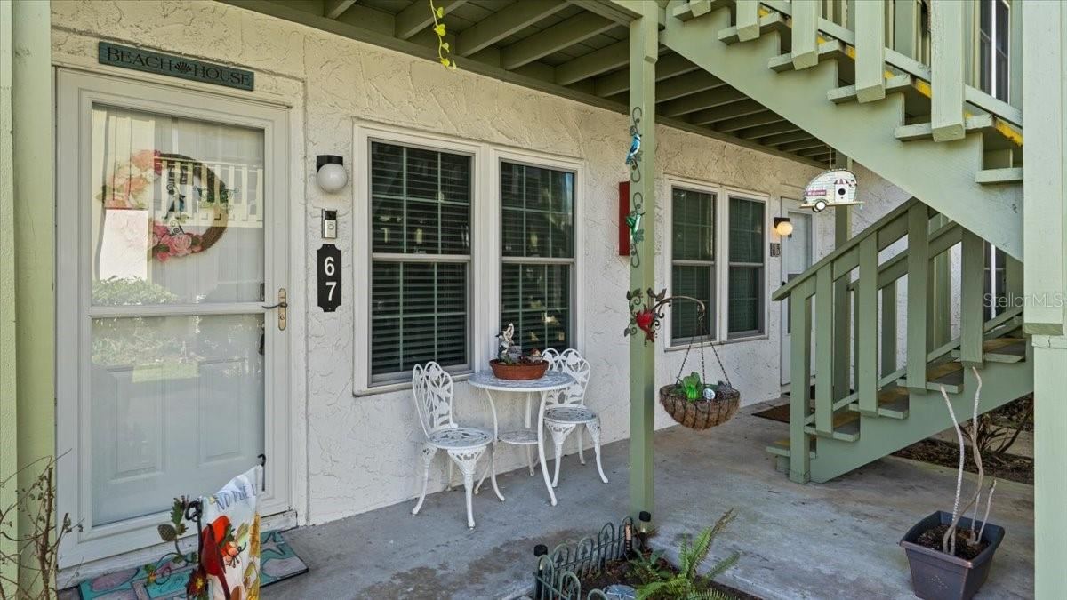 Photo 3 of 20: Front door