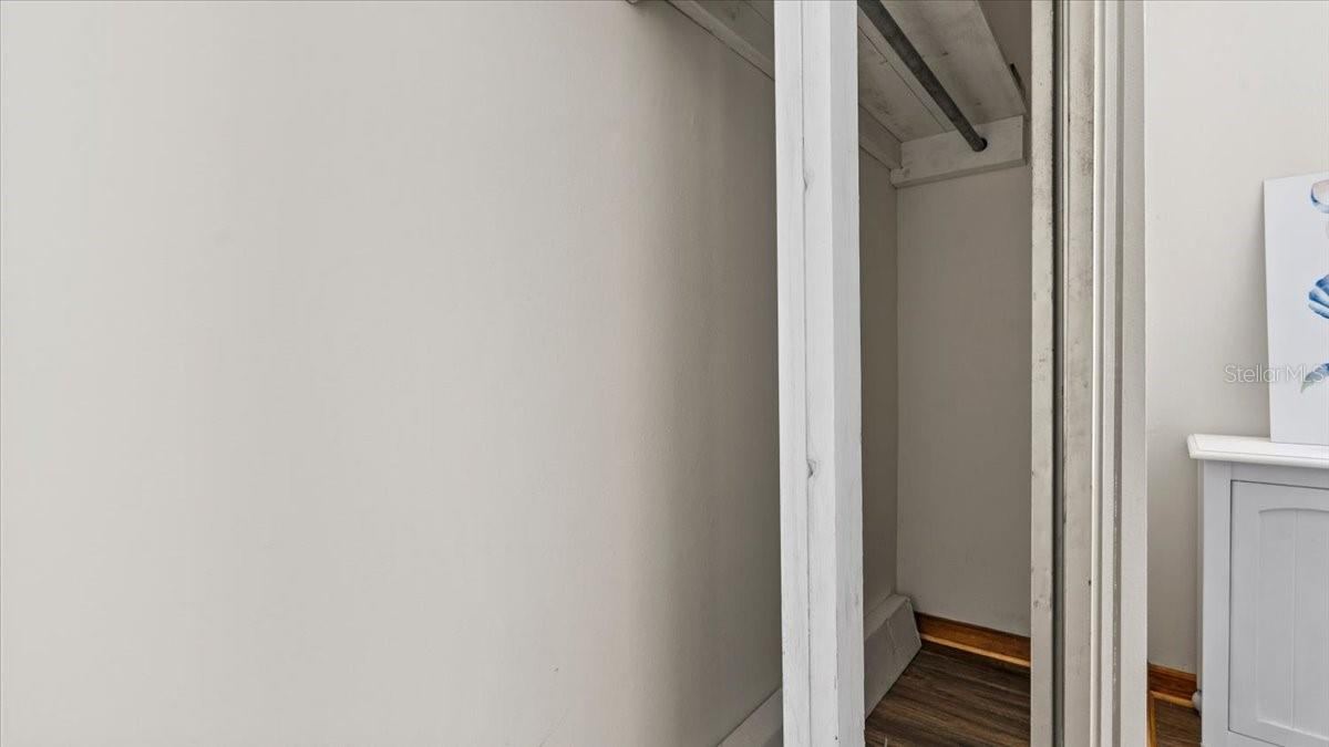 Photo 14 of 20: Large closet