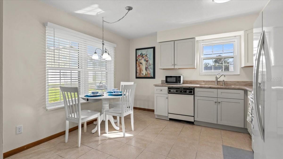 Photo 9 of 20: Eat in kitchen