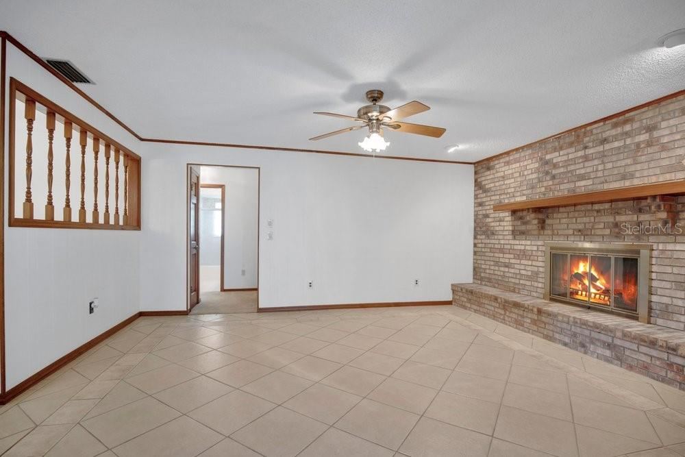 Photo 18 of 20: Family Room