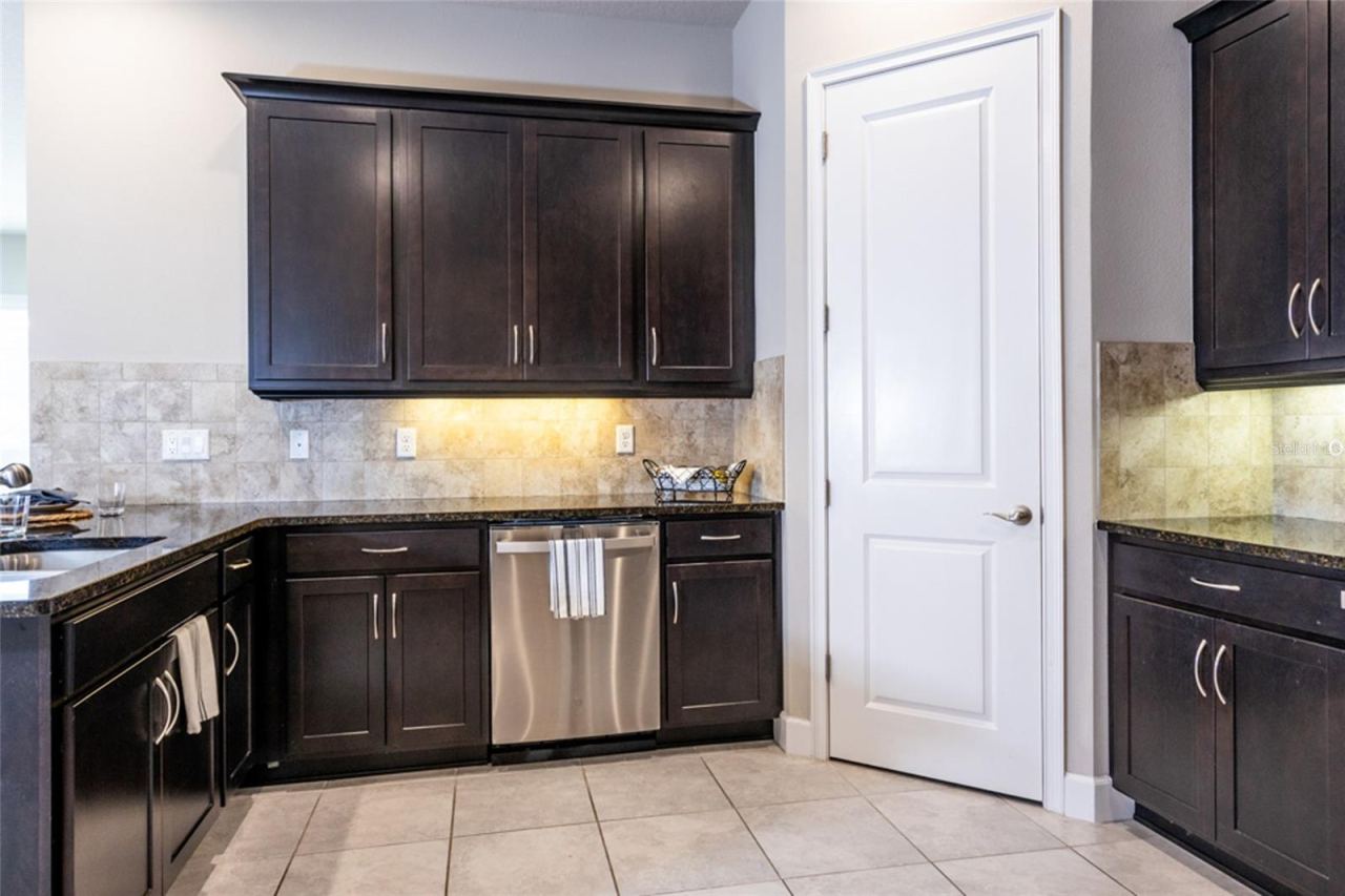 Photo 9 of 20: Plenty of counter space. Love the under cabinet lighting!