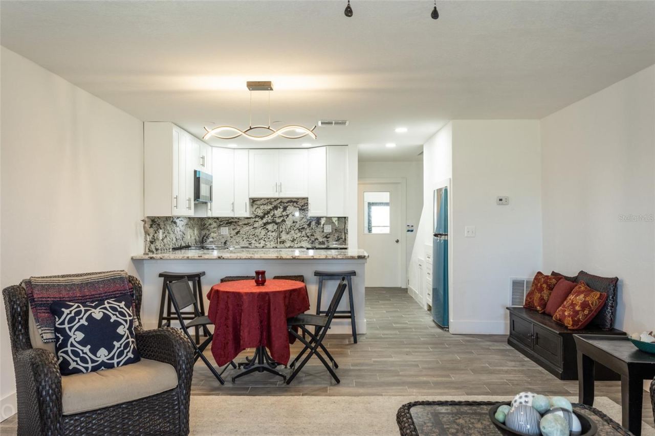Photo 6 of 20: Dining Area