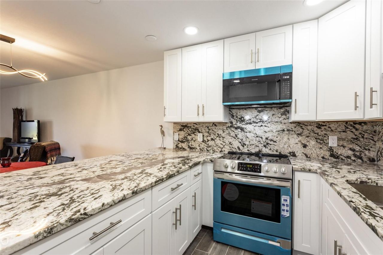 Photo 5 of 20: Kitchen 2
