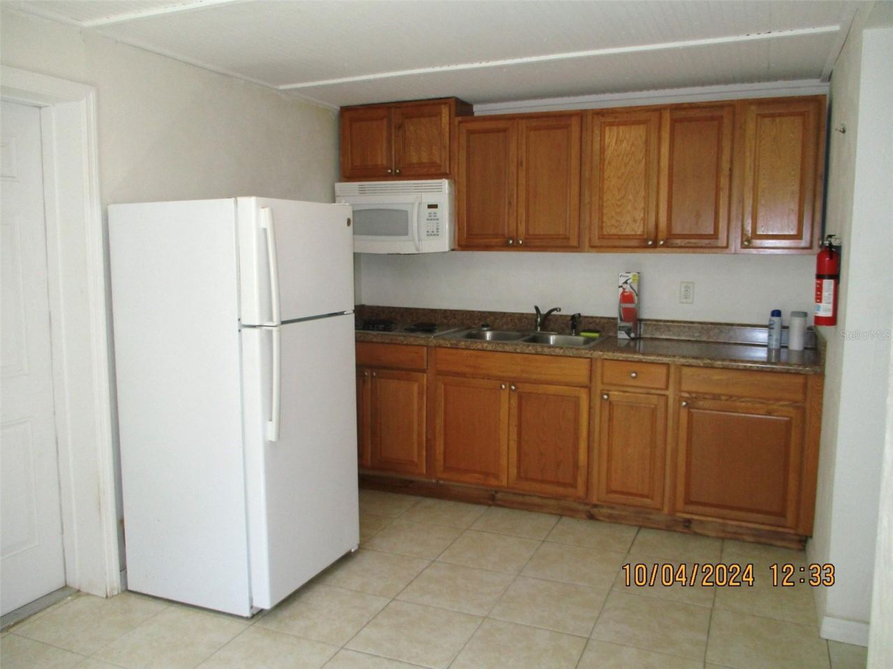 Photo 10 of 14: Unit B